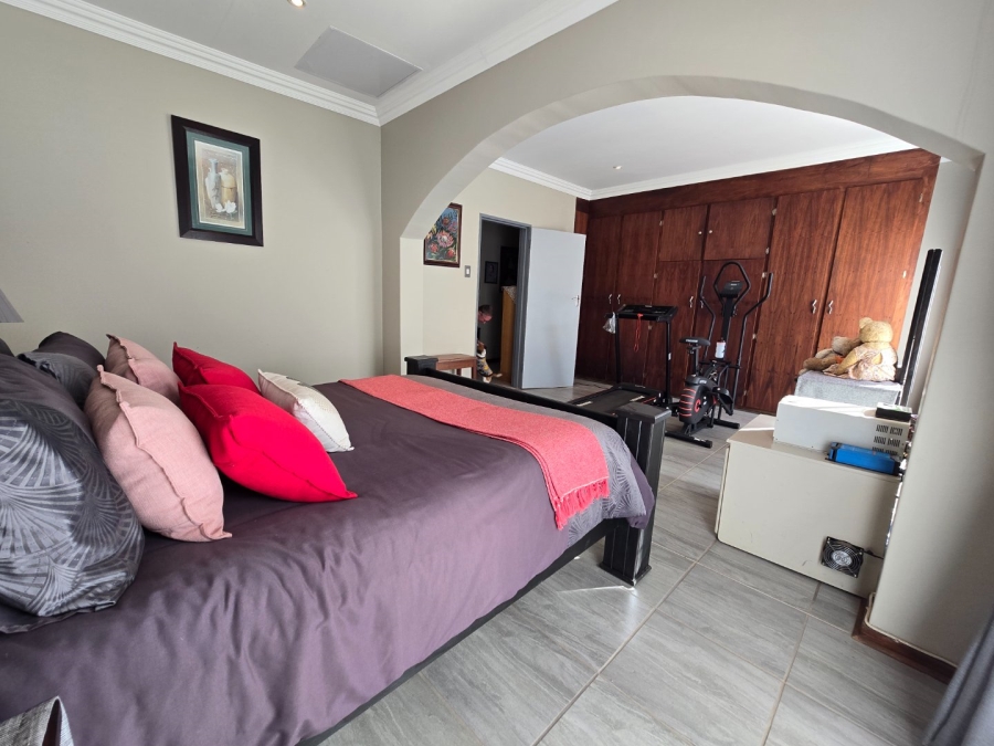 8 Bedroom Property for Sale in Grimbeeck Park North West